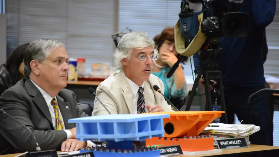 Brian Maroney explains complicated bridge construction information at a Bay Bridge East Span meeting. 