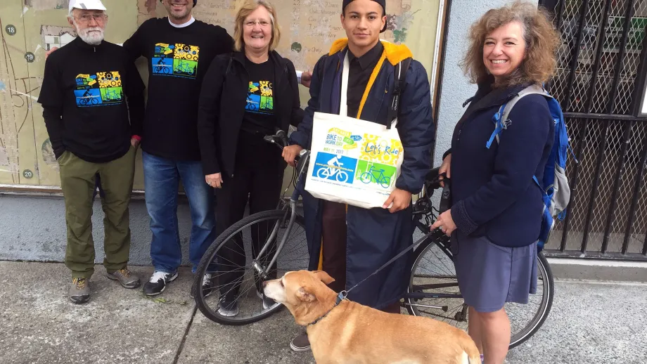 MTC Commissioner and Orinda City Councilmember Amy Rein Worth steps up for volunteer duty at the Energizer Station outside  the Orinda BART station