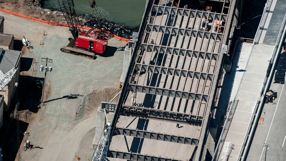 During the five-day Bay Bridge closure leading up to the Labor Day grand opening of the new East Span, construction crews worked 24/7 to add the finishing touches. 