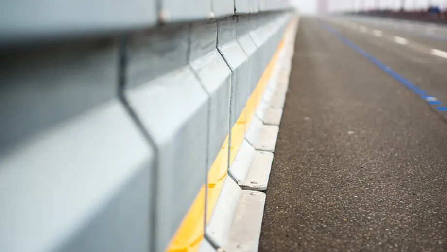 Golden Gate Bridge Closure and Median Barrier Installation