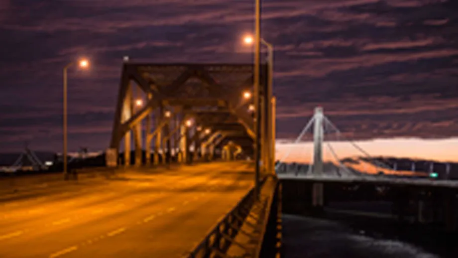 Old and new east spans of the SFOBB