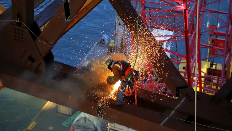 Removing SAS temporary trusses