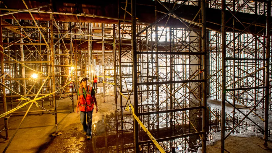 The bottom level of the Center will serve as a new station for Caltrain and the future high speed rail. 