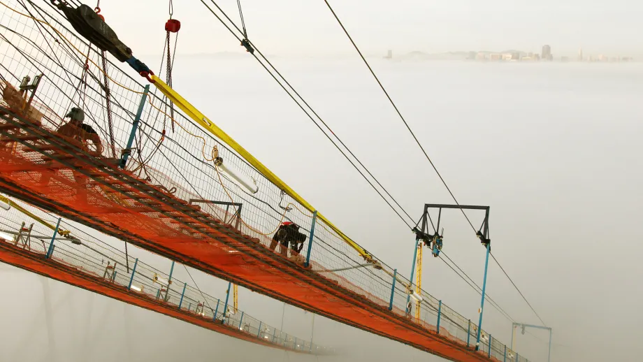 Martin Chandrawinata wore both the engineer's and photographer's hats at the East Span construction site. 