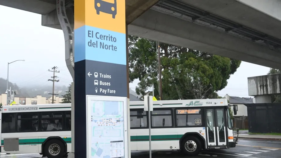 New "monolith" station marker at El Cerrito del Norte.